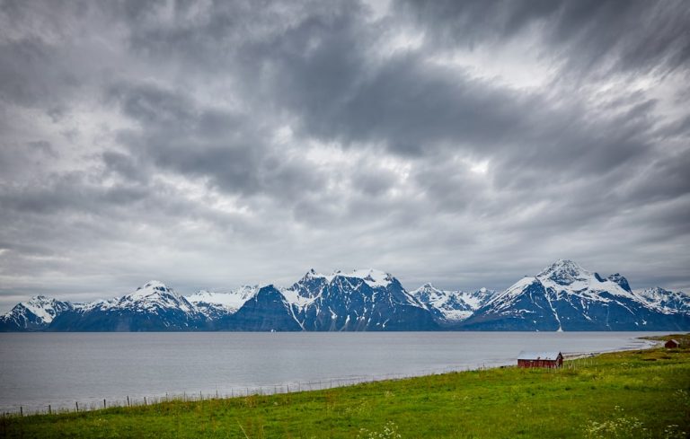 Luxury vs. Affordable Outdoor Accommodations: Finding Your Perfect Retreat in Nature